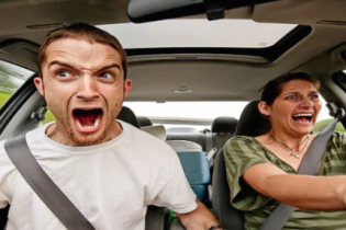 10 excelentes motivos para você não deixar a sua mulher dirigir