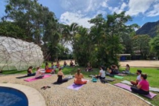 Yoga no Parque do Palácio