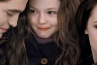 Conheça o filme estrelado pela atriz que interpretou a filha de Edward e Bella em 'Crepúsculo'