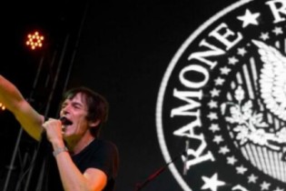 Richie Ramone faz apresentação única no Underground