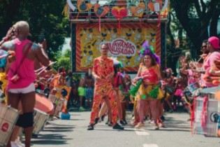 12/2 – Bloco Havayanas Usadas celebra “Axé da Montanha” em cortejo de Carnaval