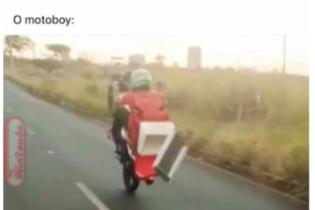 O motoboy deve estar chegando...