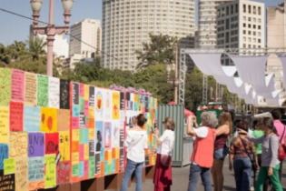Circuito Tapume promove a arte visual urbana em BH com mostra de lambe-lambes