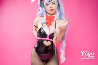 Cosplay de Hatsune Miku da música Rabbit Hole