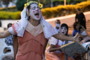 Grupontapé retoma agenda em celebração ao aniversário de 30 anos com espetáculo no distrito de Martinésia, em Uberlândia-MG