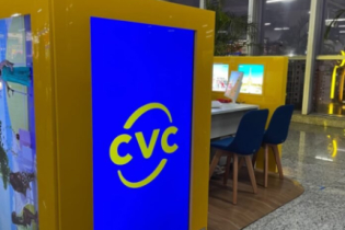 CVC inaugura quiosque no Power Shopping Centerminas e oferece viagens com parcelamento facilitado