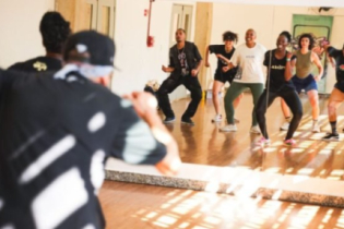 Palco Hip Hop promove oficinas de dança, rodas de conversa e baile de charme