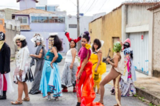 BUFONA’s invadem as ruas de Belo Horizonte com deboche e provocação